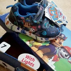Paw Patrol boys sneakers with lights size 7